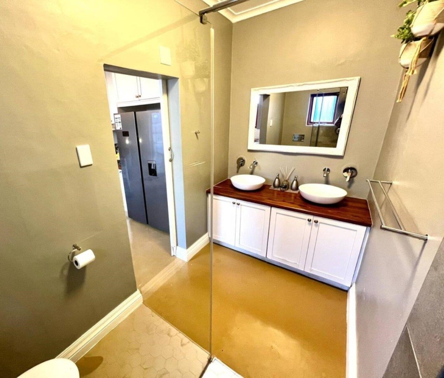 To Let 2 Bedroom Property for Rent in Woodstock Western Cape